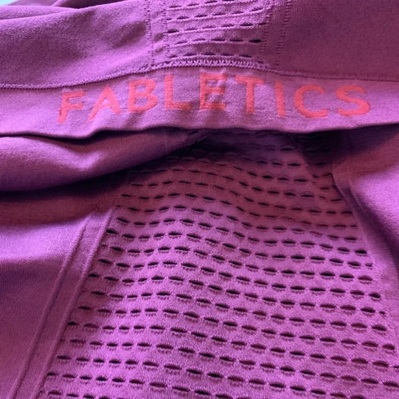 Fabletics Long Sleeve Perforated  Compression Top Active wear Athleisure - Picture 6 of 9